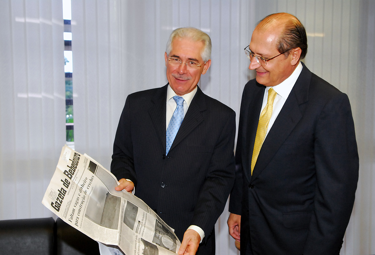 Vaz de Lima e Geraldo Alckmin<a style='float:right;color:#ccc' href='https://www3.al.sp.gov.br/repositorio/noticia/02-2009/ALCKMIN 086 ZE.jpg' target=_blank><i class='bi bi-zoom-in'></i> Clique para ver a imagem </a>